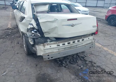 2010 Chrysler 300 Touring z USA, uszkodzony, nr VIN 2C3CA4CD3AH216281